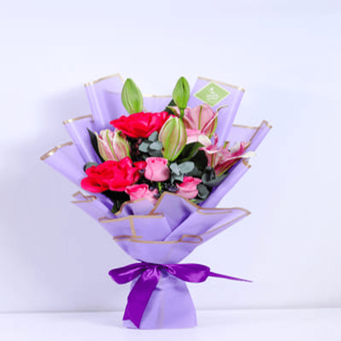 Elegant Rose & Lily Fusion  10190